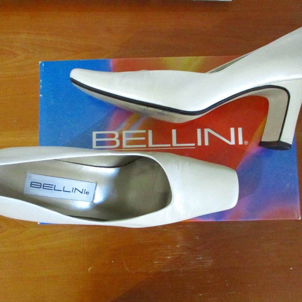 Pearl while Bellini dress pumps 7M 3inch heels